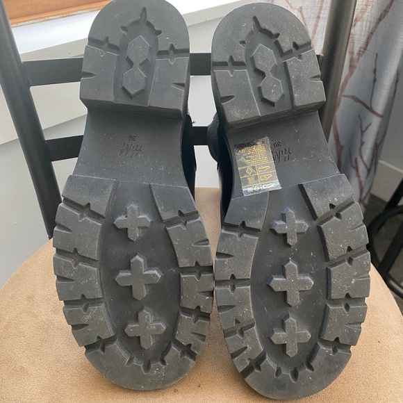 H&M Chelsea Boots - Picture 6 of 7